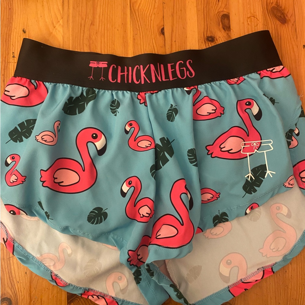 Chicknlegs Flamingo Women’s Athletic shorts size small.